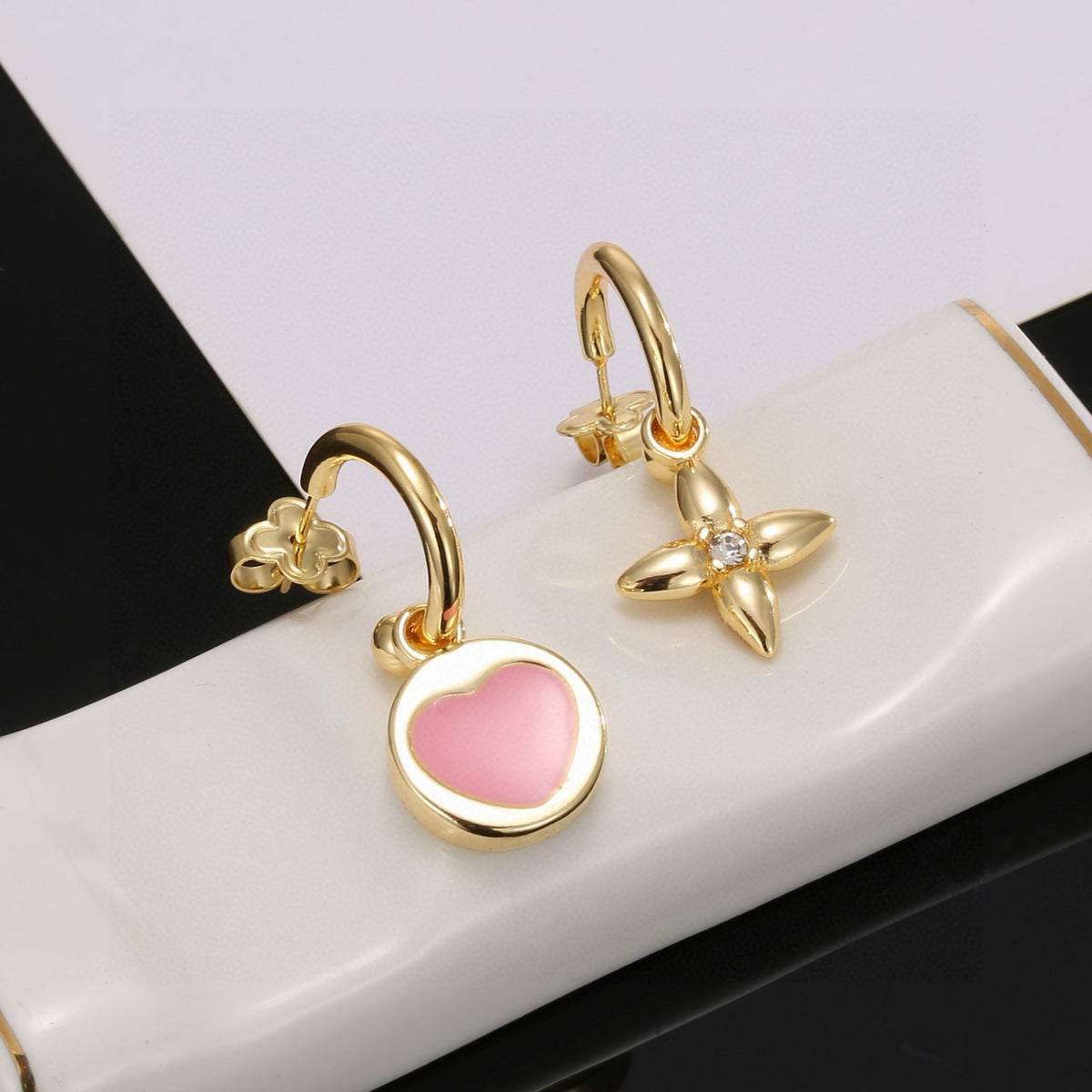 Clover Stud Earrings in Gold-Tone – Clover Detail – Design 003 main product view