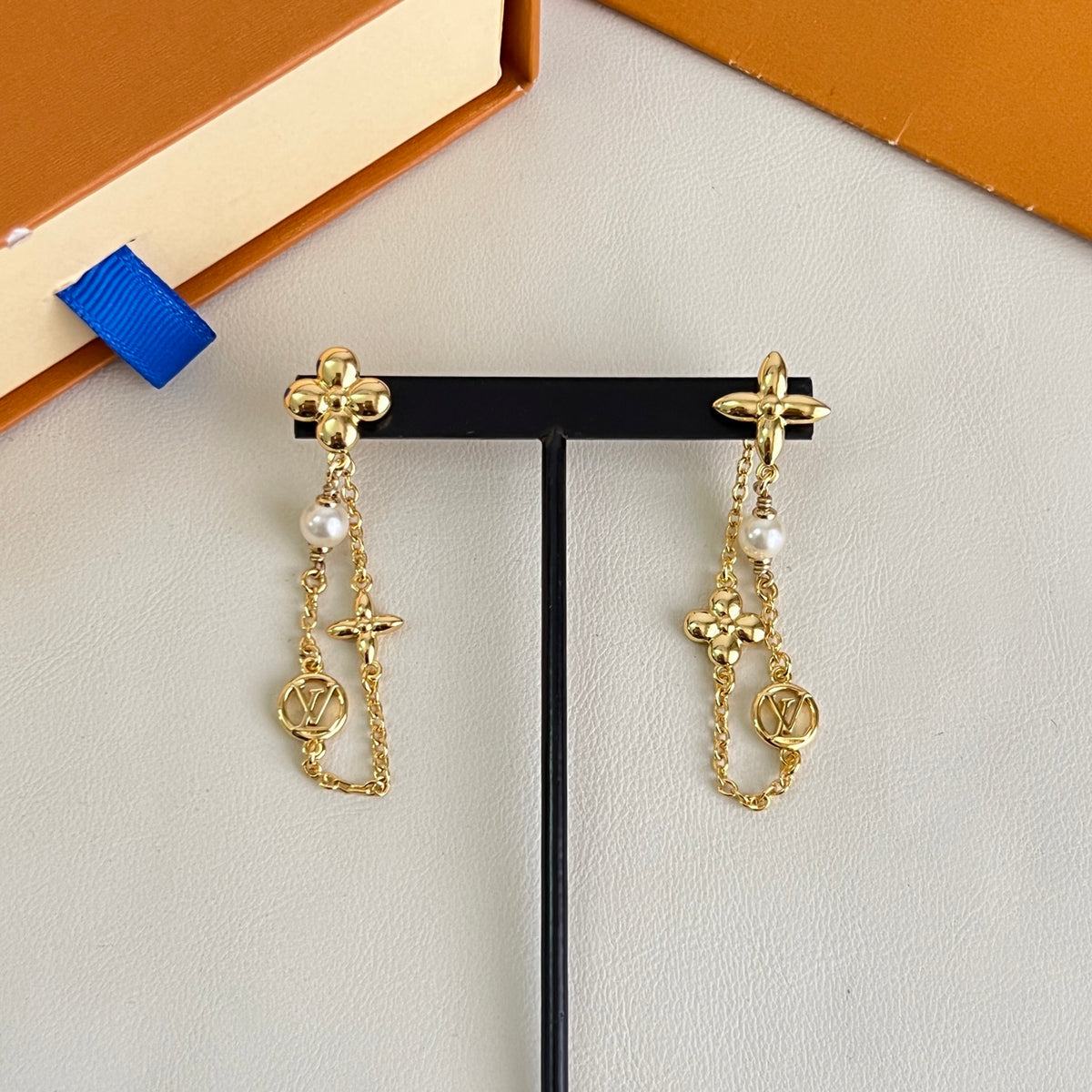 Geometric Emblem Stud Earrings in Polished Metal-Tone – Design 023 close-up detail