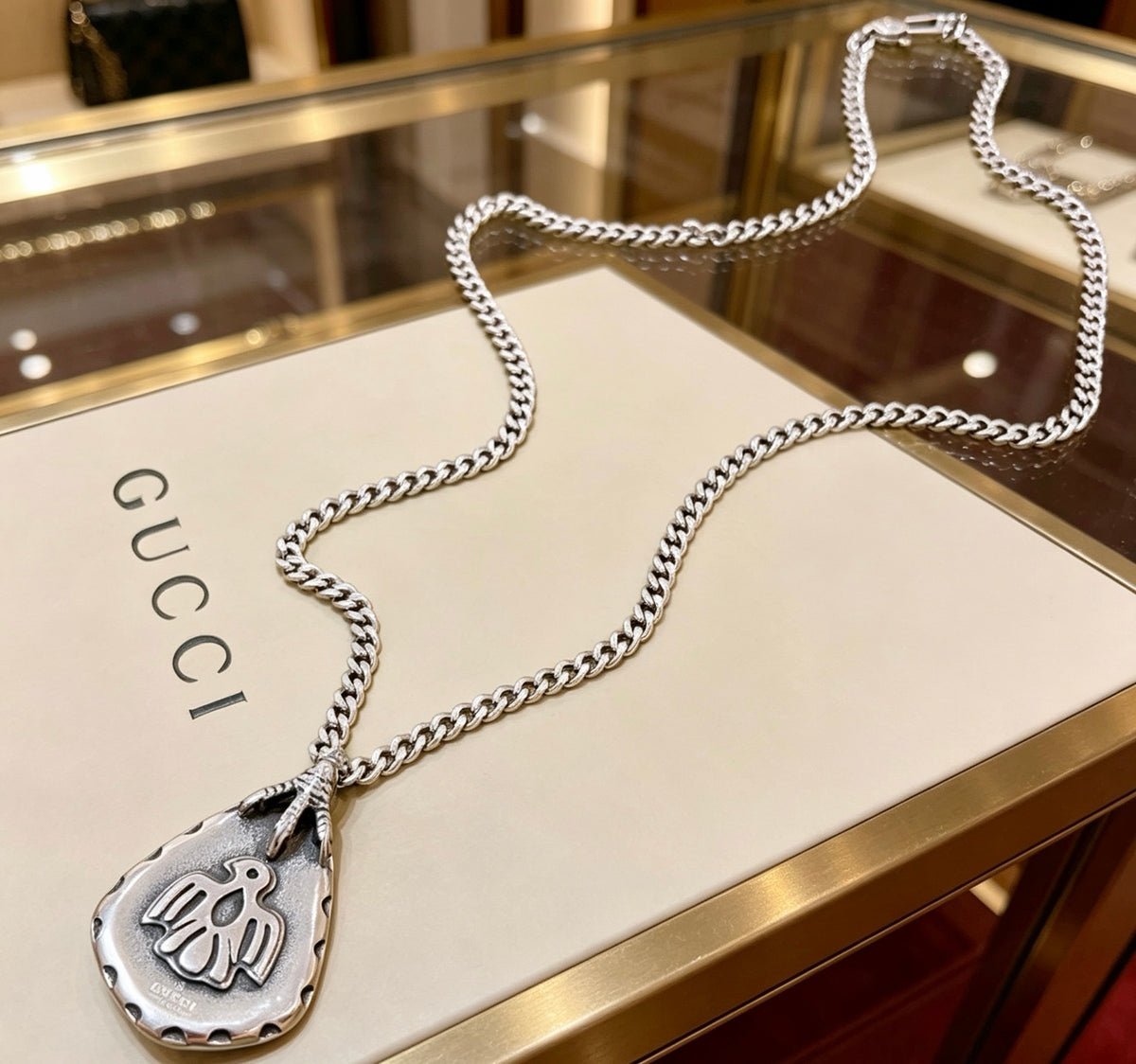 Double-G Emblem Pendant Necklace in Silver-Tone – Vintage Detail – Design 032 main product view