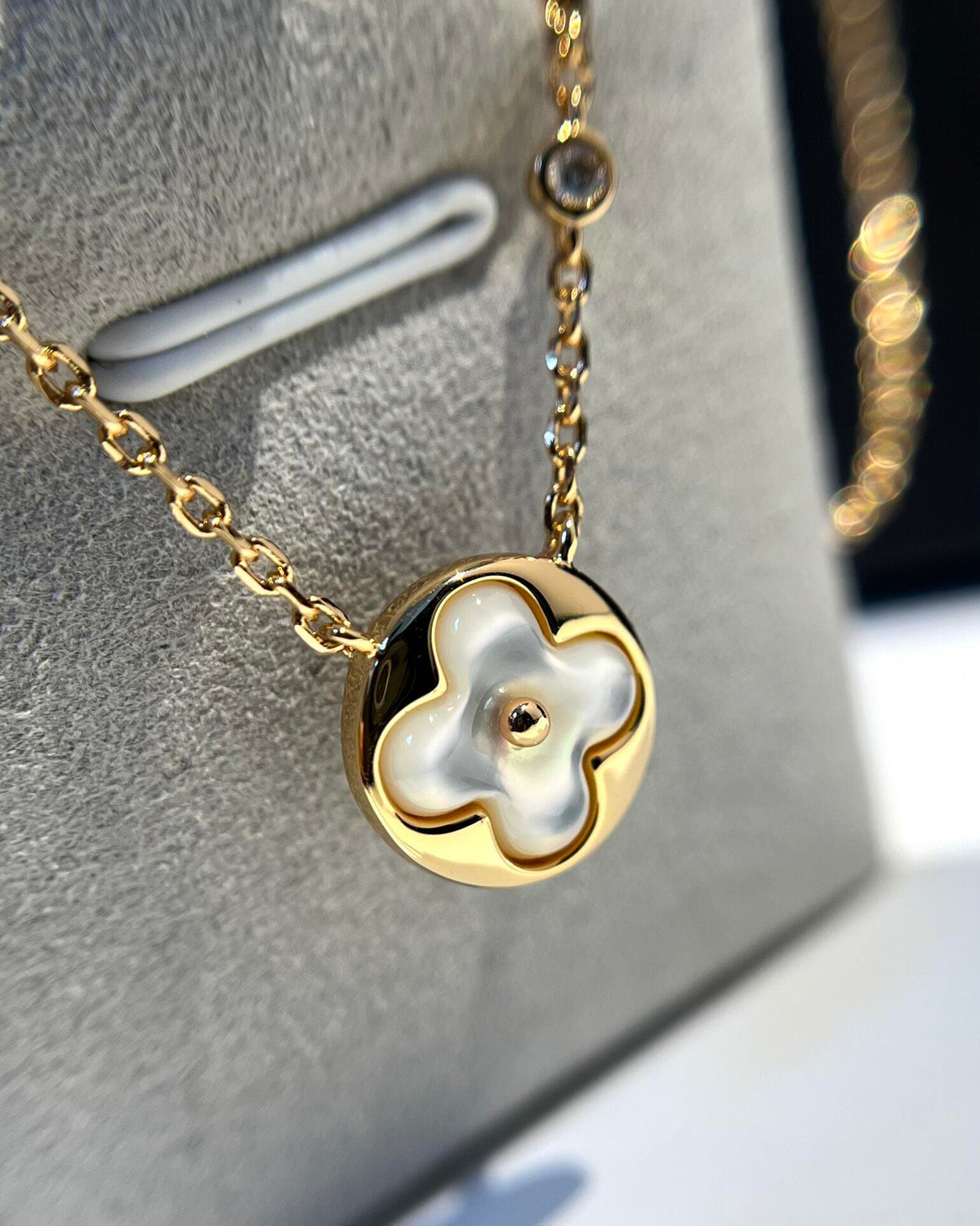 Round Pendant Necklace in Polished Metal-Tone – Design 002 main product view
