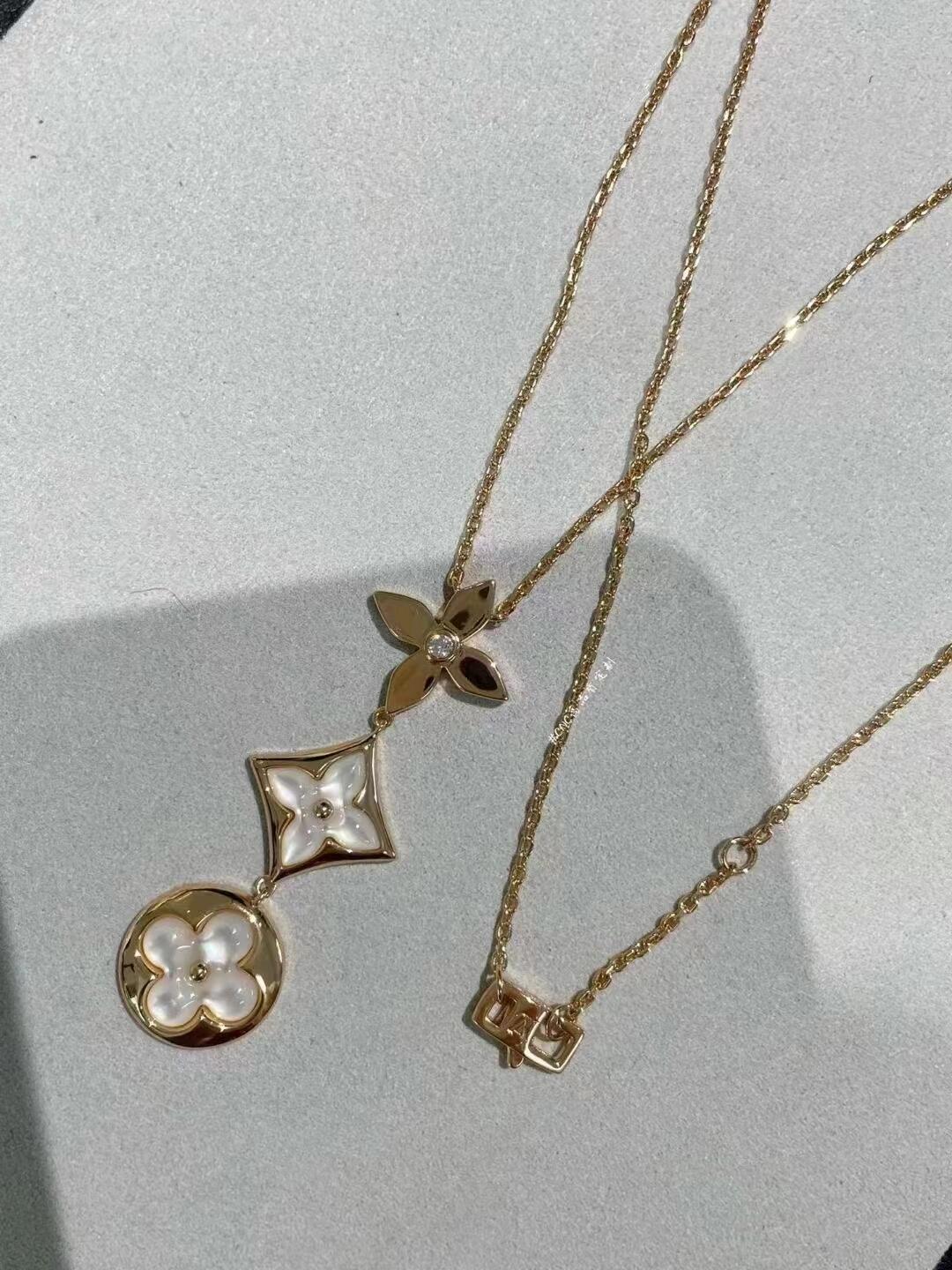 Geometric Emblem Pendant Necklace in Polished Metal-Tone – Design 024 side detail