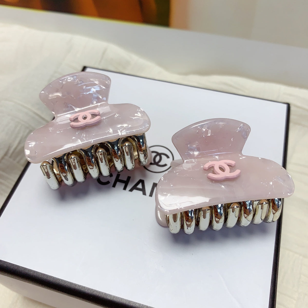 Signature Emblem Hair Clip – Design 005 detail view