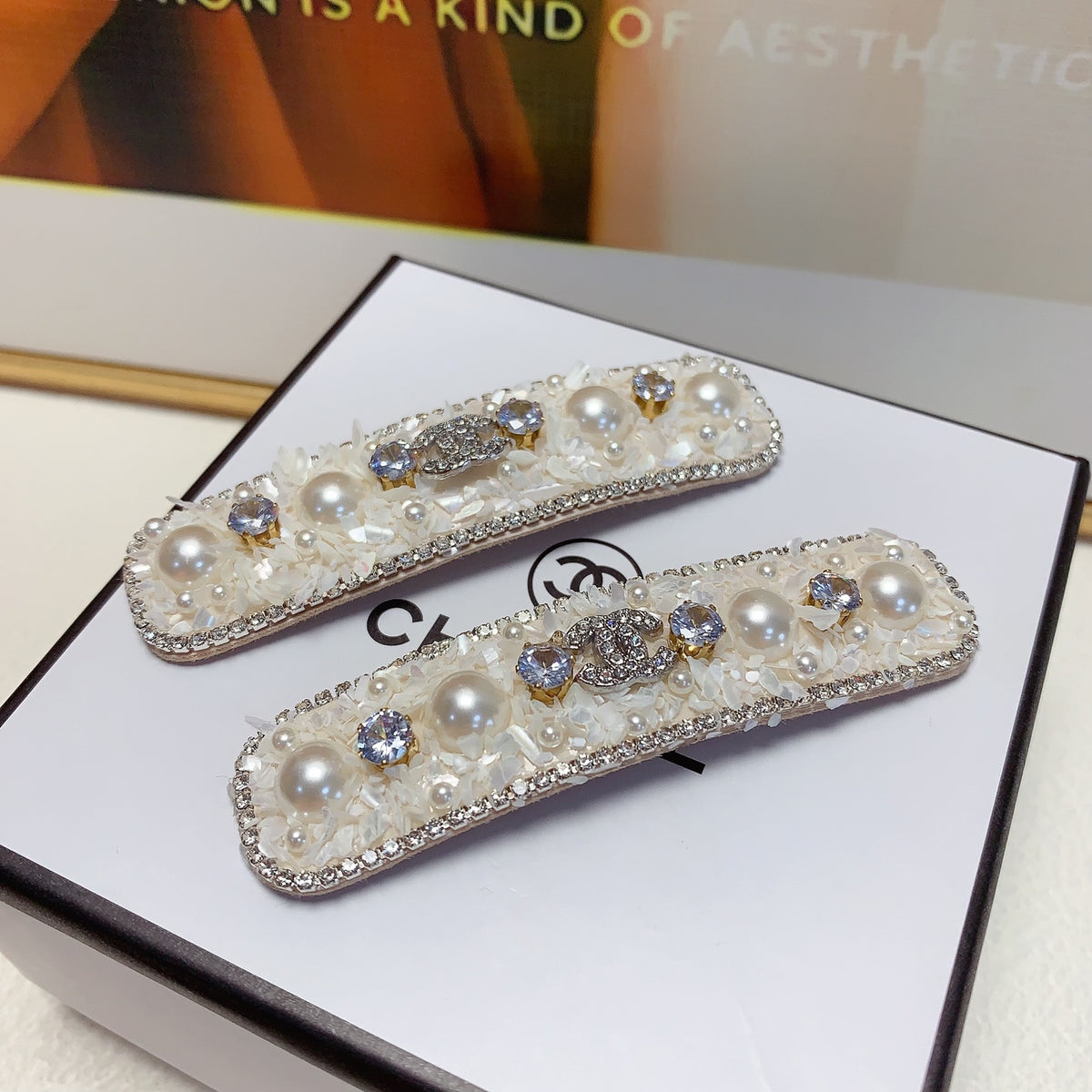 Pearl Hair Clip – Pearl Detail styled product view