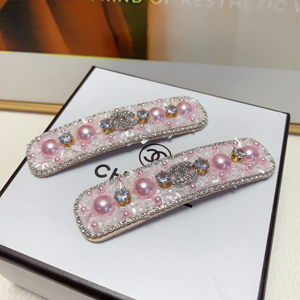Pearl Hair Clip – Pearl Detail side detail