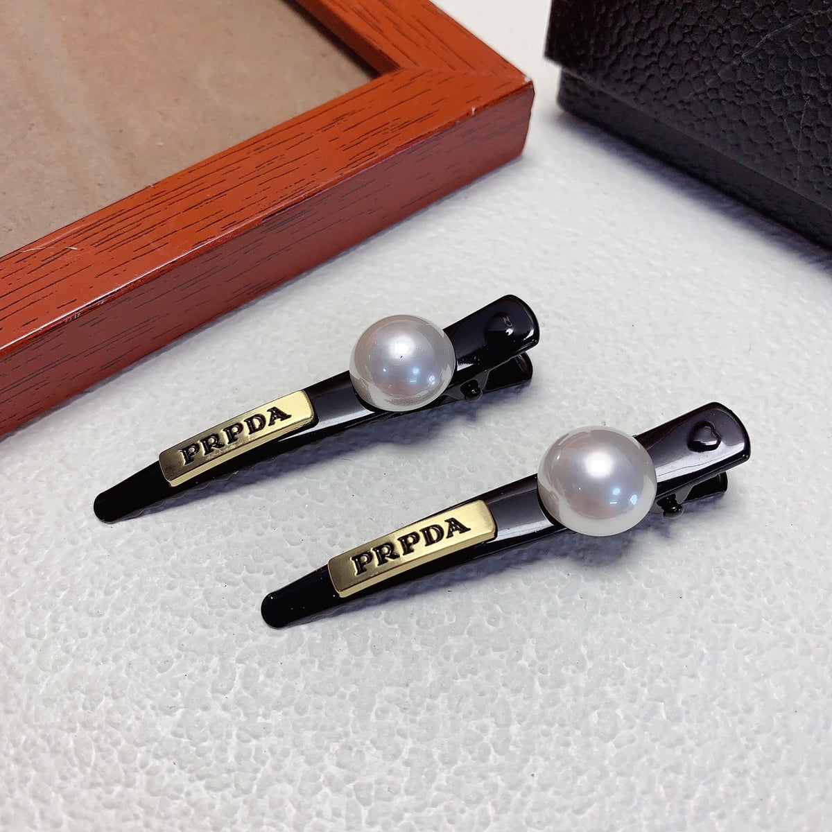Pearl-Detail Hair Clip Set side detail