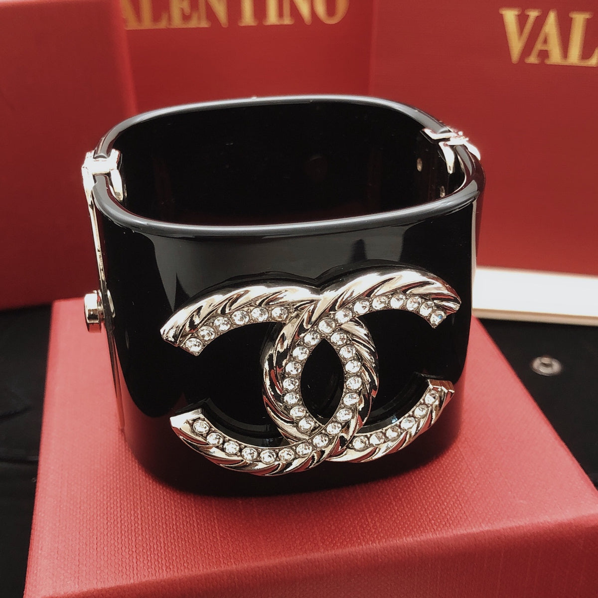 Signature Emblem Bangle in Silver-Tone – Black Detail – Design 003 detail view