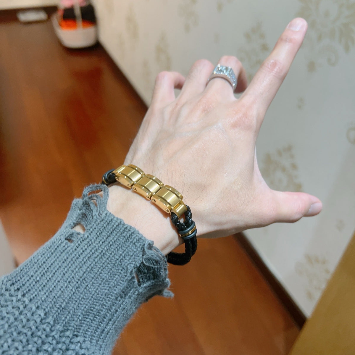 Horse Bangle in Gold-Tone – Design 022 main product view
