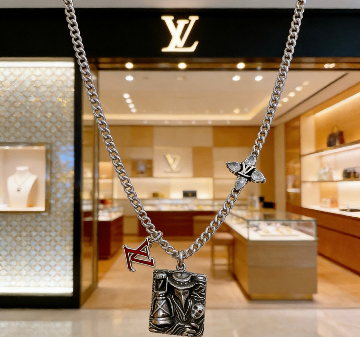 Chain Pendant Necklace in Silver-Tone – Design 029 detail view