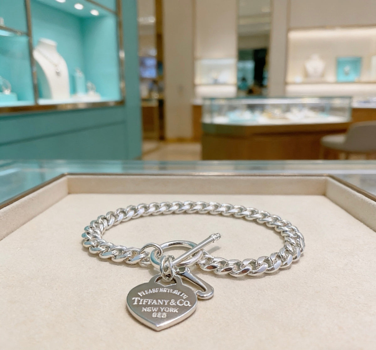 Signature Motif Bracelet in Silver-Tone – Vintage Detail – Design 43 detail view