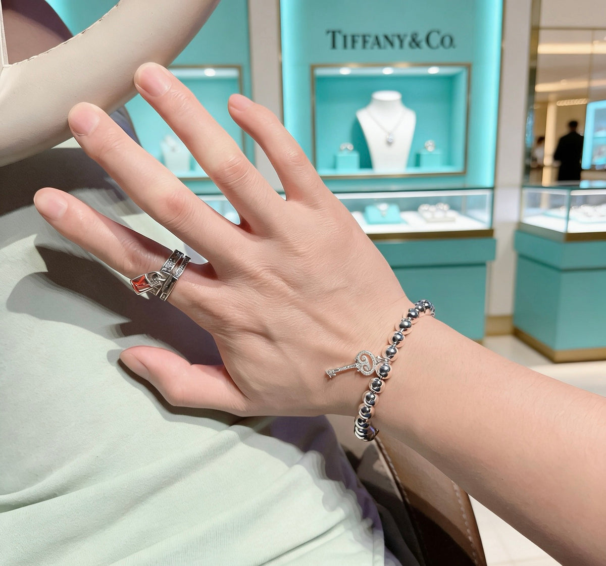 Signature Motif Bracelet in Silver-Tone – Vintage Detail – Design 41 side detail