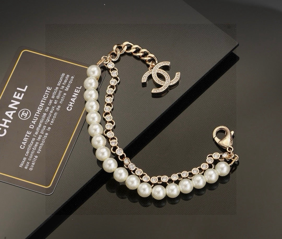 Pearl Bracelet in Polished Metal-Tone – Pearl Detail – Design 004 styled product view