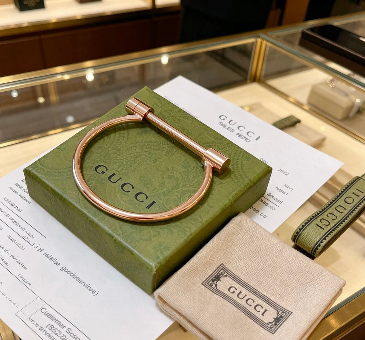 Double-G Emblem Bangle in Silver-Tone – Vintage Detail – Design 008 main product view
