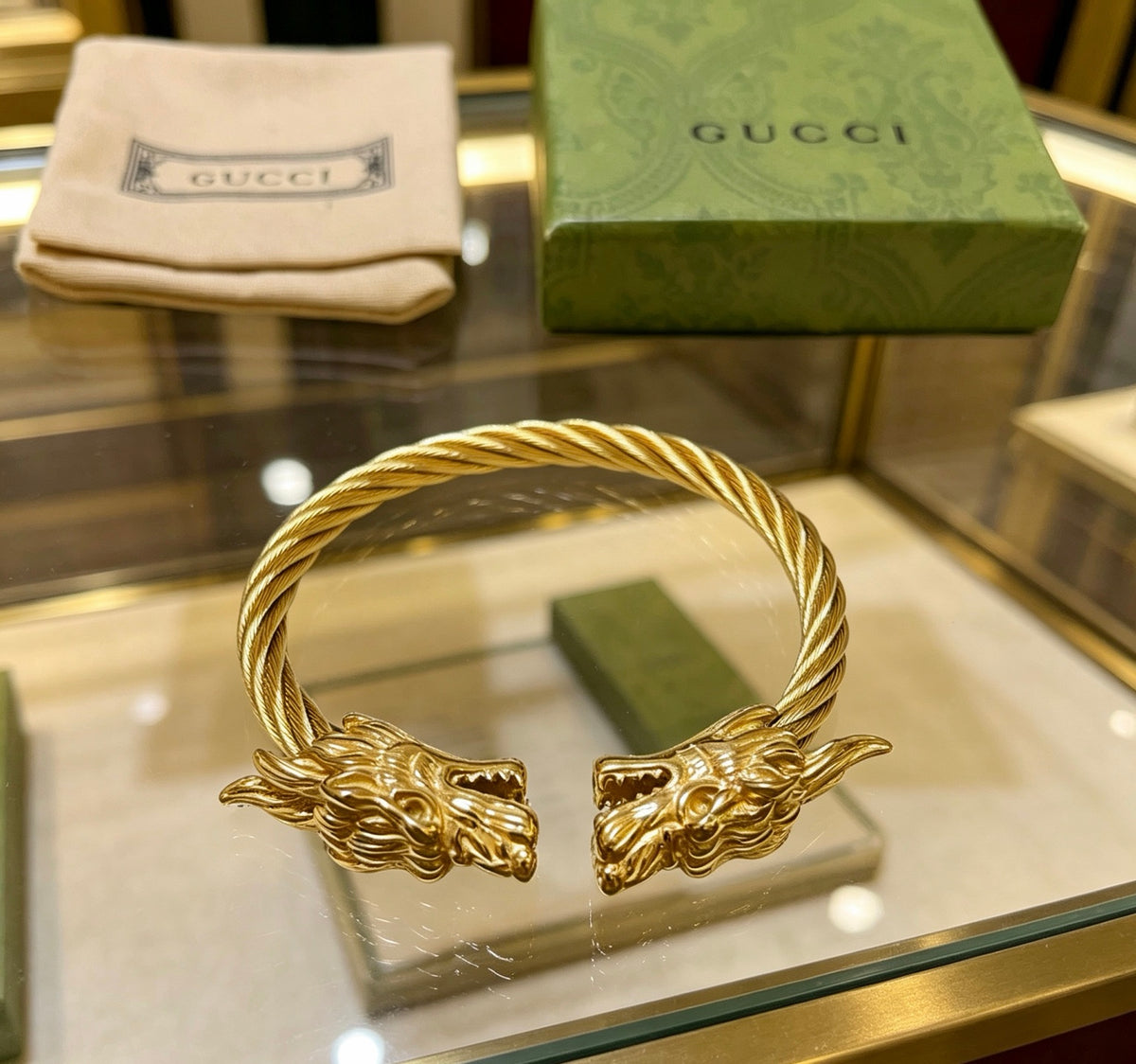 Double-G Emblem Bangle in Silver-Tone – Vintage Detail – Design 012 detail view
