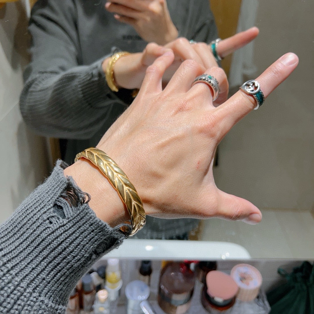 Double-G Emblem Bangle in Gold-Tone – Design 007 main product view