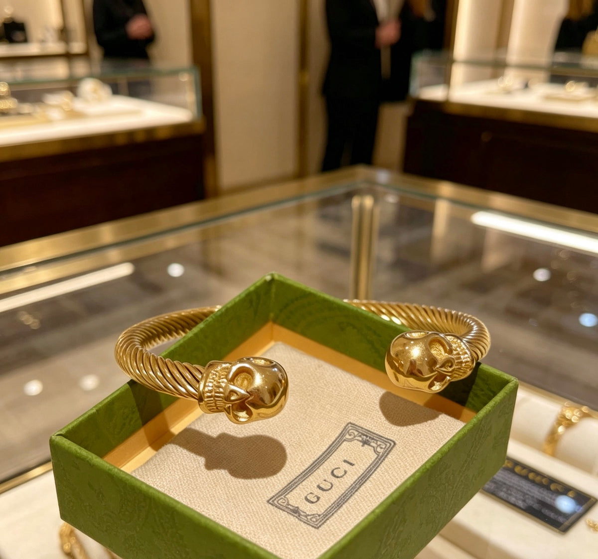 Double-G Emblem Bangle in Polished Metal-Tone – Design 024 close-up detail