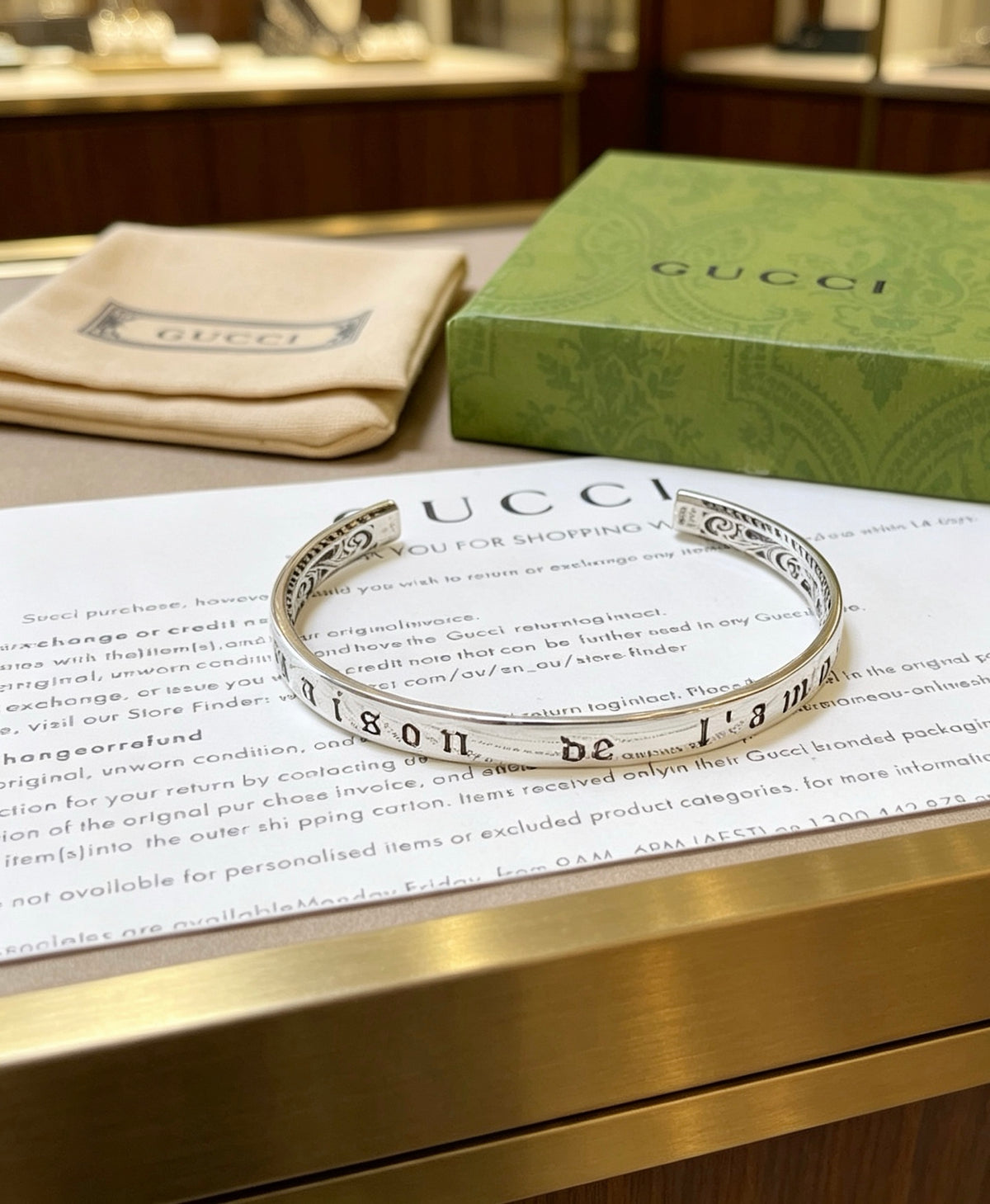 Double-G Emblem Bangle in Silver-Tone – Vintage Detail – Design 004 close-up detail