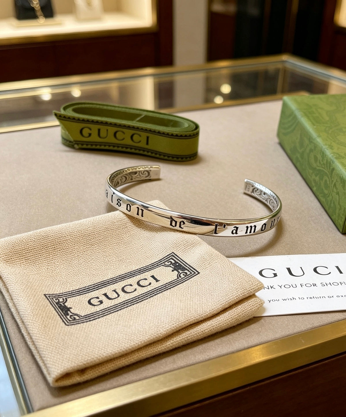 Double-G Emblem Bangle in Silver-Tone – Vintage Detail – Design 004 side detail