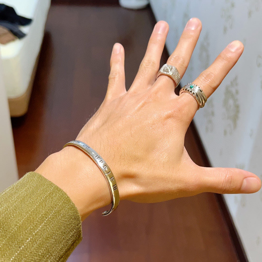 Double-G Emblem Bangle in Silver-Tone – Vintage Detail – Design 004 styled product view
