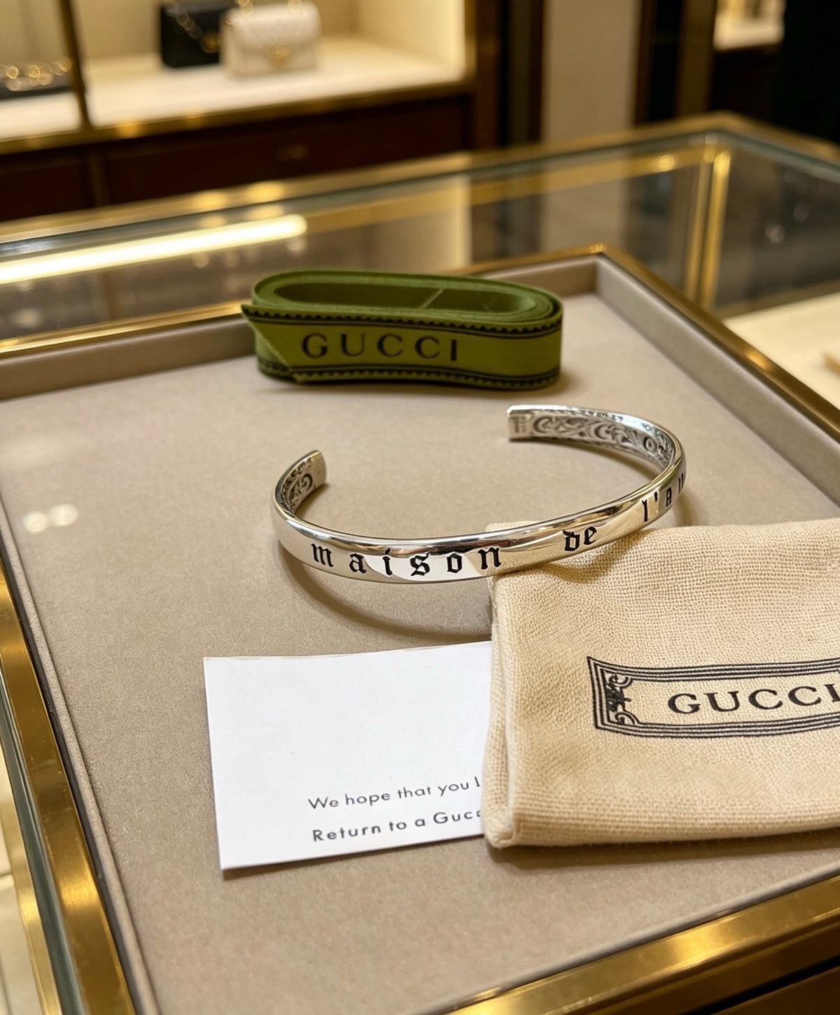 Double-G Emblem Bangle in Silver-Tone – Vintage Detail – Design 004 main product view