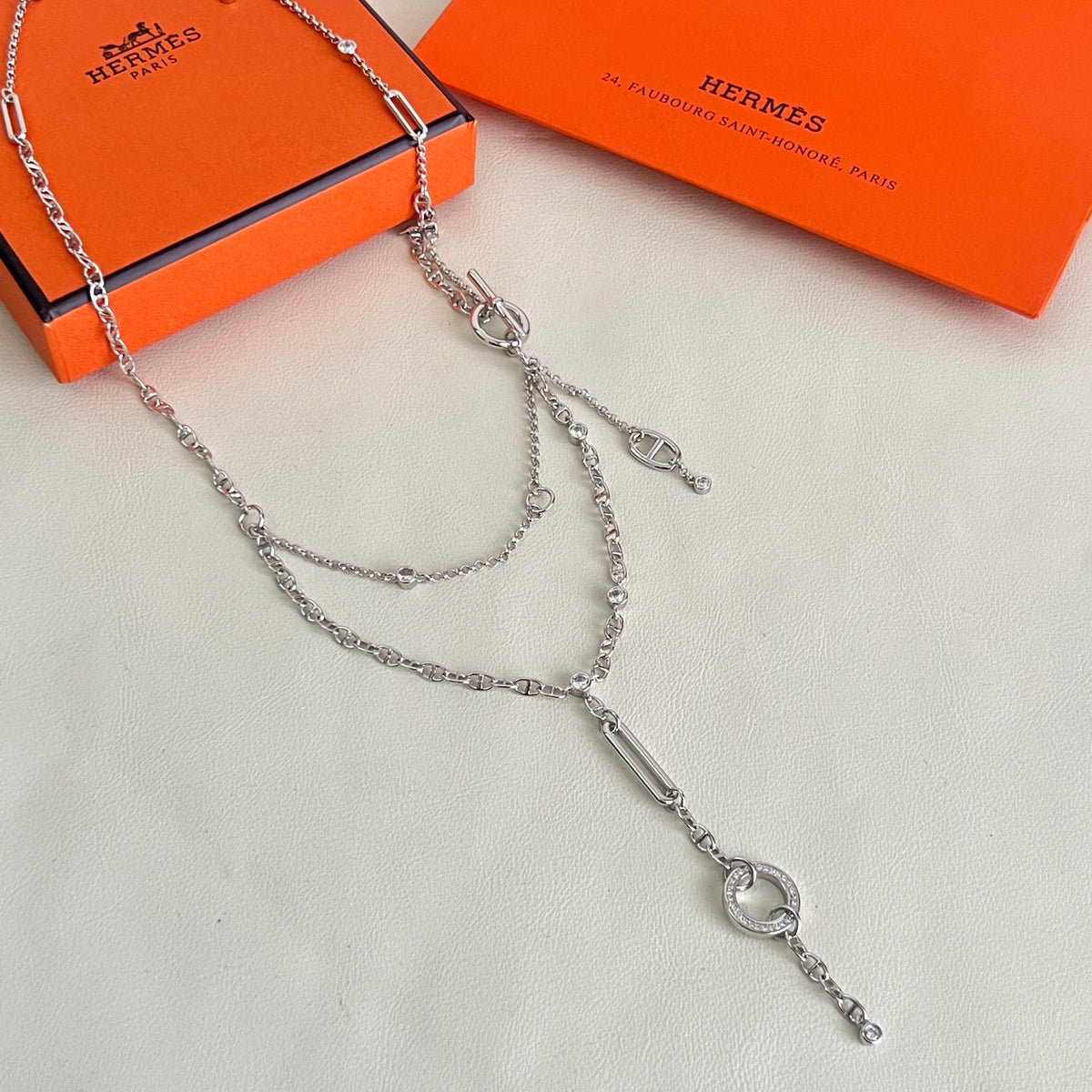 Horse Pendant Necklace in Polished Metal-Tone – Design 022 side detail