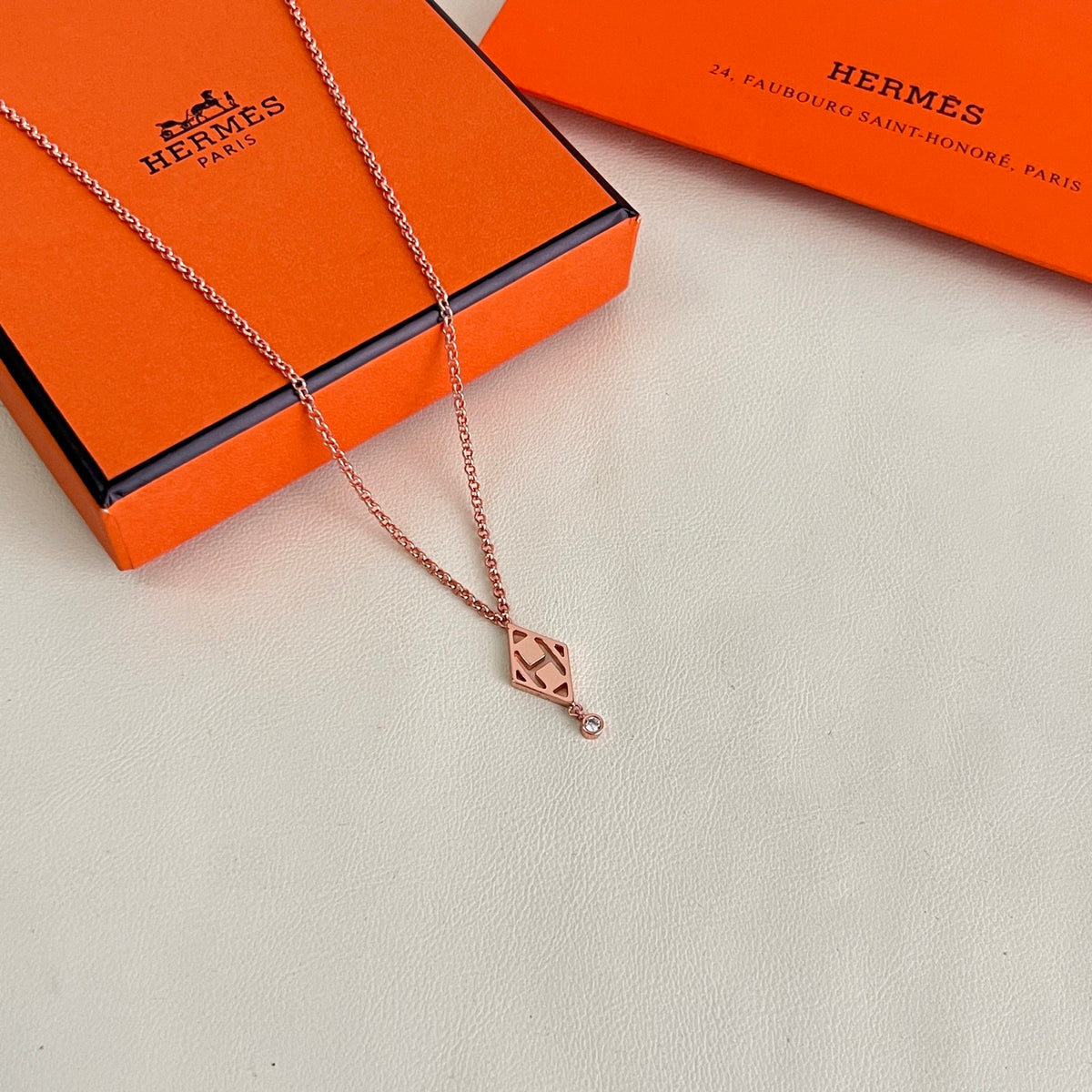 Toggle Pendant Necklace in Polished Metal-Tone – Toggle Detail – Design 022 side detail