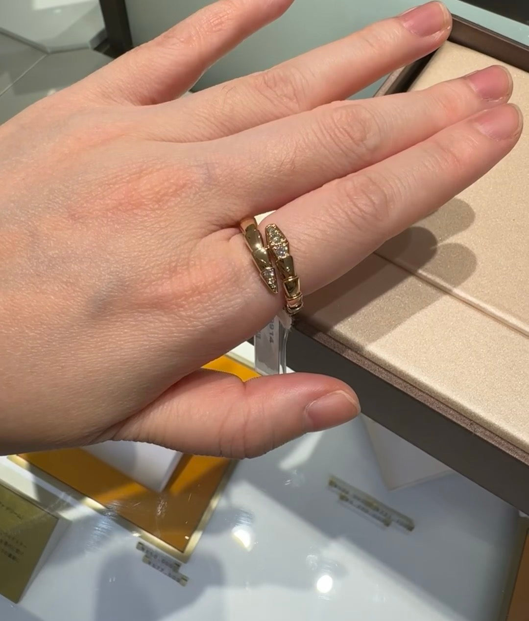 Serpentine Statement Ring in Rose-Gold-Tone – Rose Gold Detail close-up detail