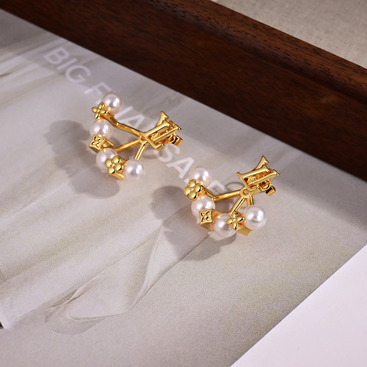 Geometric Emblem Stud Earrings in Polished Metal-Tone – Design 025 close-up detail