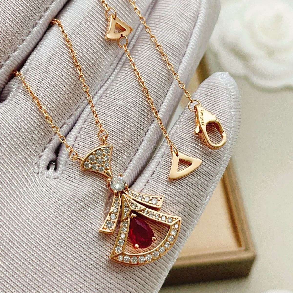 Geometric Emblem Pendant Necklace in Rose-Gold-Tone – Rose Gold Detail – Design 002 close-up detail