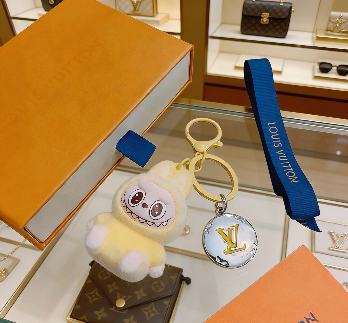 Bag Motif Keychain – Bag Detail – Design 051 styled product view