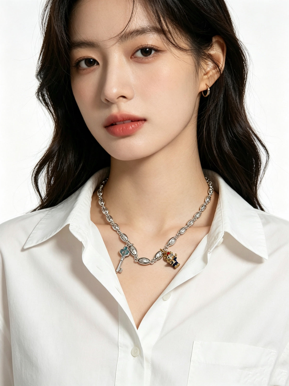 Signature Motif Pendant Necklace in Silver-Tone – Vintage Detail – Design 20 detail view