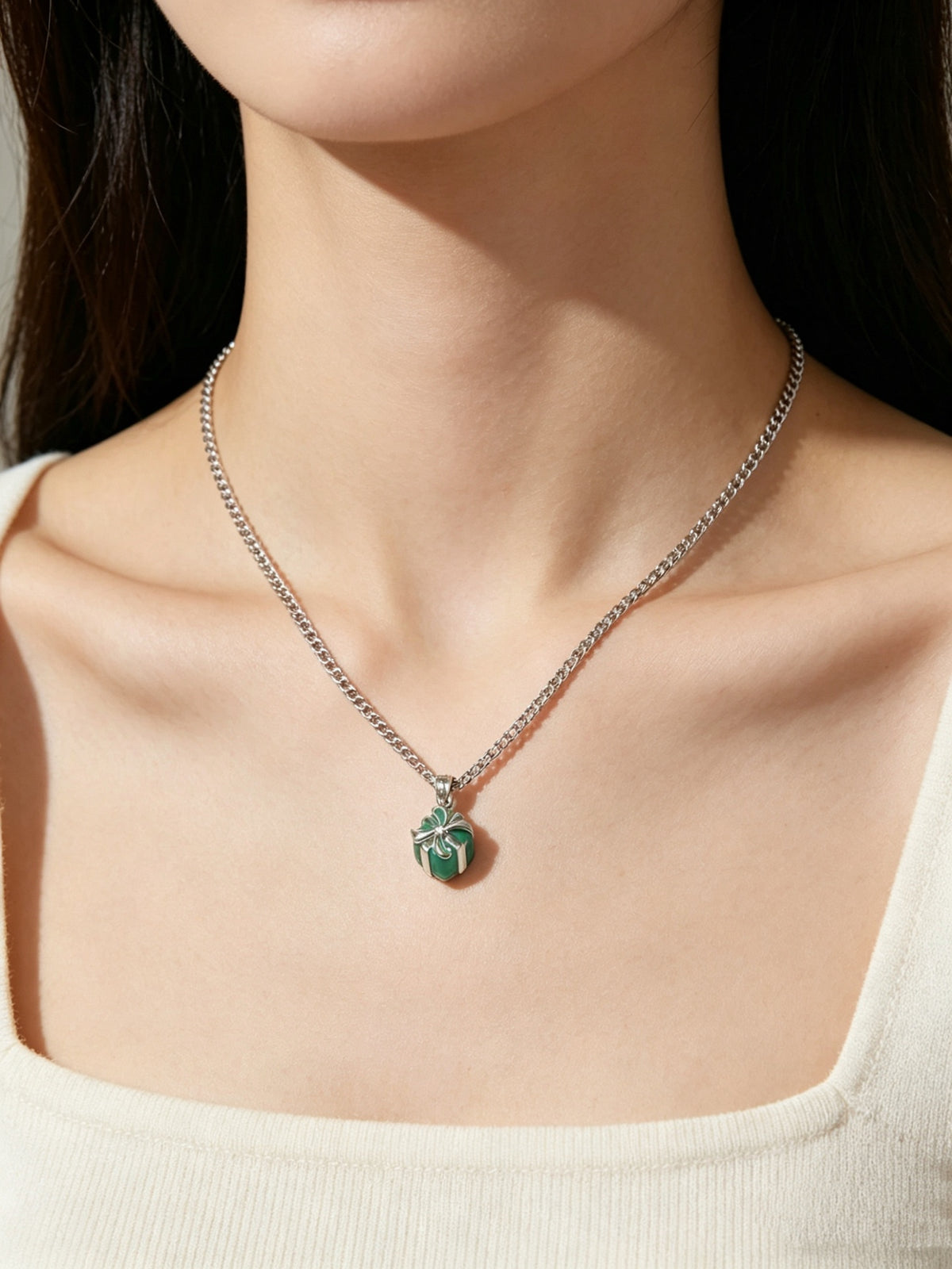 Signature Motif Pendant Necklace in Silver-Tone – Vintage Detail – Design 13 close-up detail