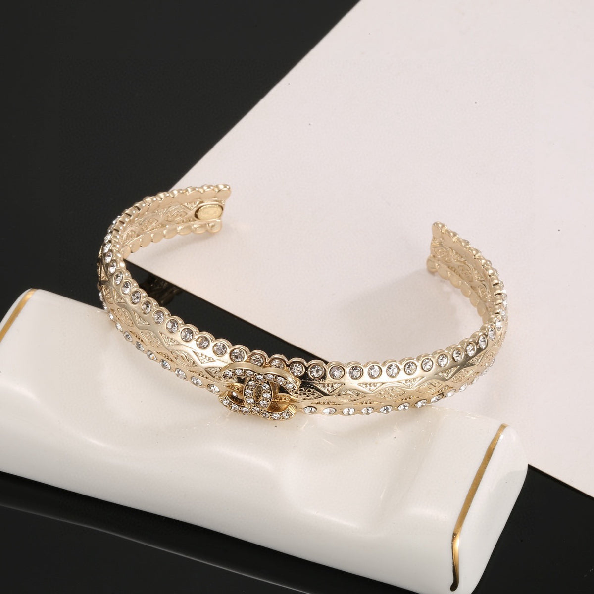 Pearl Bangle in Polished Metal-Tone – Pearl Detail – Design 004 front product view