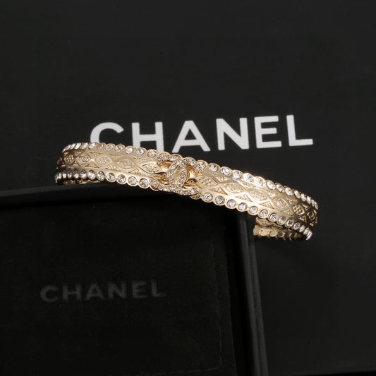 Pearl Bangle in Polished Metal-Tone – Pearl Detail – Design 004 main product view