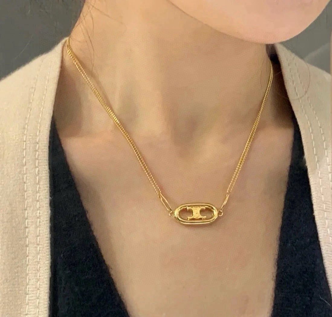 Triomphe-Inspired Emblem Chain Jewelry – Design 02 front view
