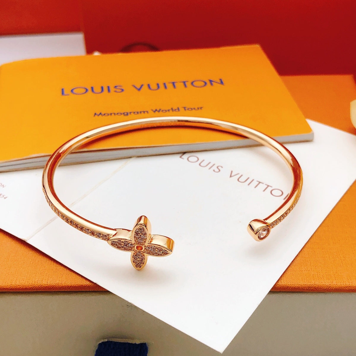Geometric Emblem Bangle in Rose-Gold-Tone – Rose Gold Detail – Design 003 detail view