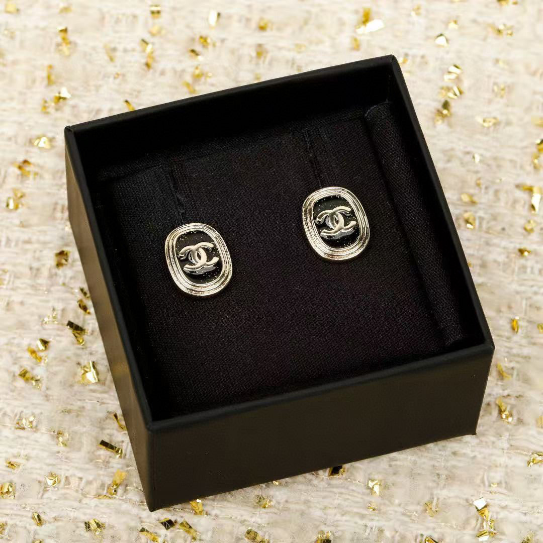 Signature Emblem Stud Earrings in Gold-Tone – Design 043 close-up detail