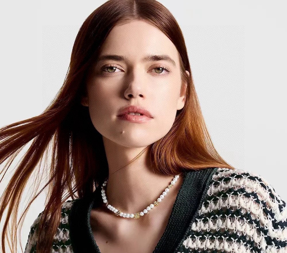 Lock Pendant Necklace in Polished Metal-Tone – Pearl Detail detail view
