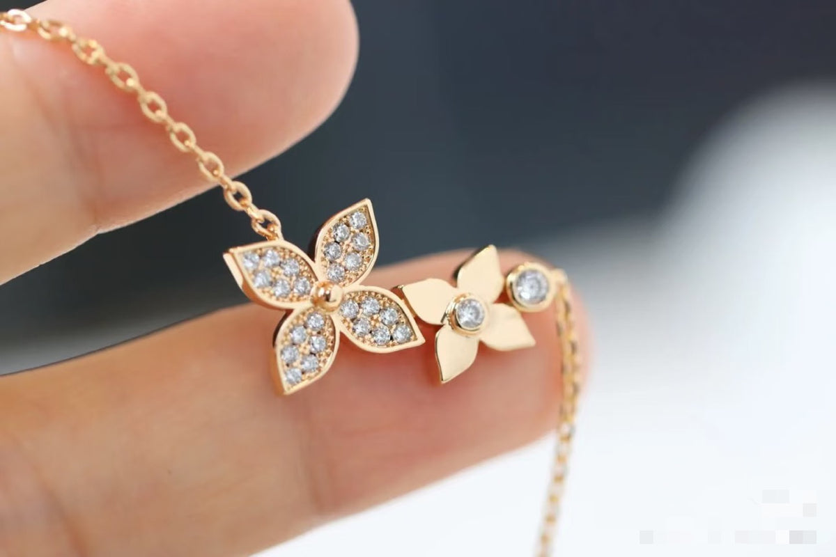 Clover Pendant Necklace in Polished Metal-Tone – Clover Detail – Design 007 side detail