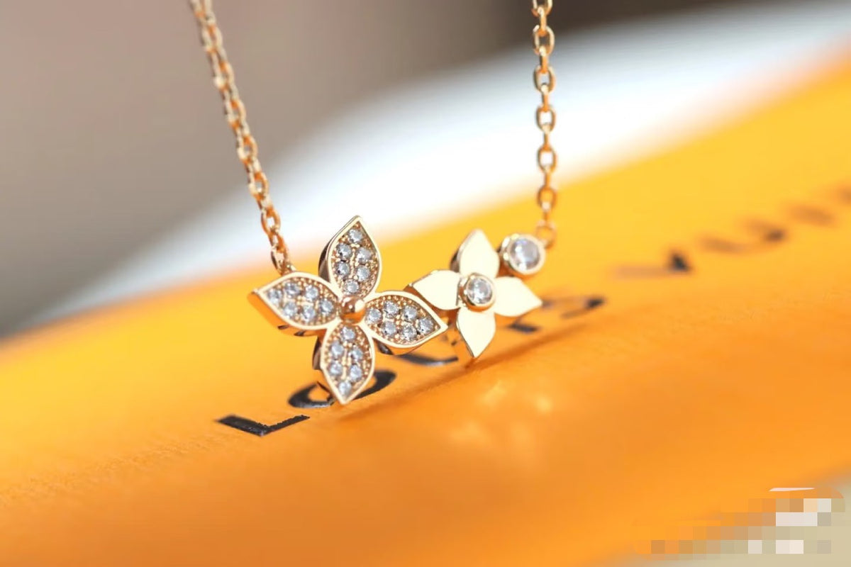 Clover Pendant Necklace in Polished Metal-Tone – Clover Detail – Design 007 main product view