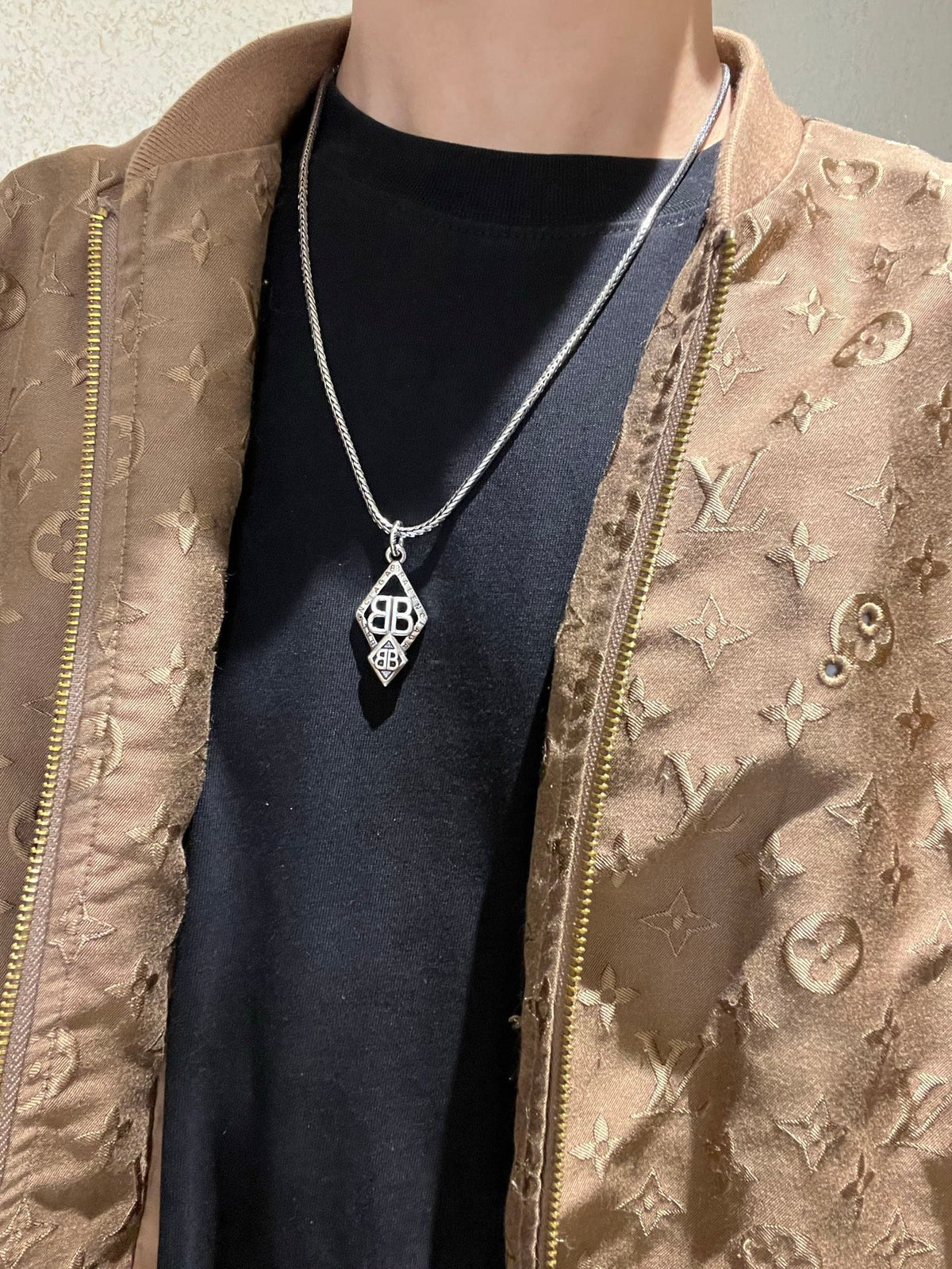 Geometric Emblem Pendant Necklace in Polished Metal-Tone – Vintage Detail – Design 059 side detail