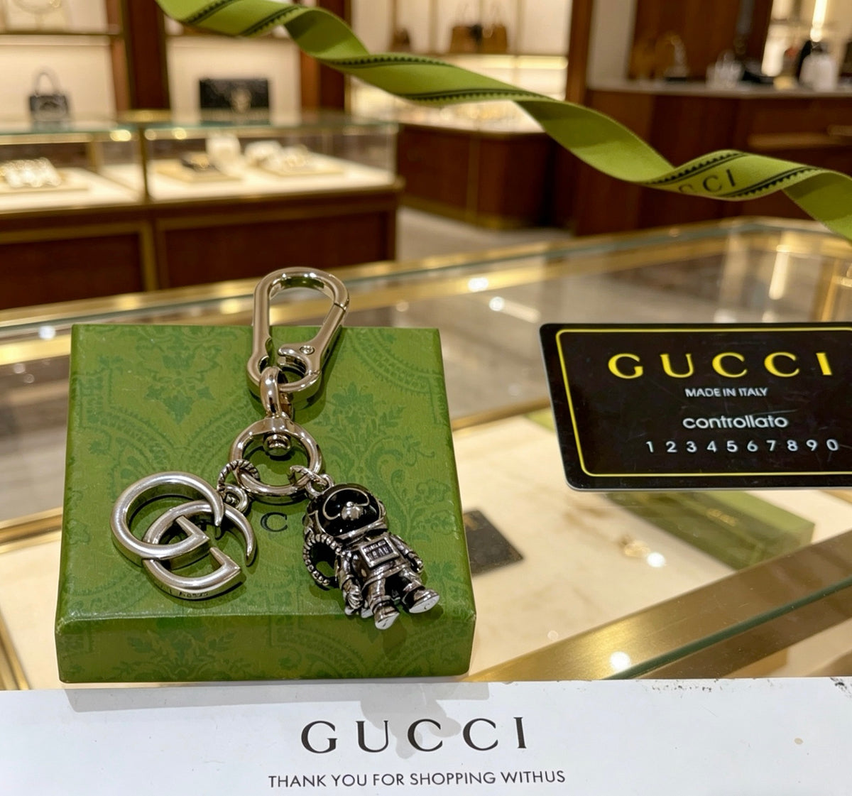 Double-G Emblem Keychain in Polished Metal-Tone – Design 029 main product view