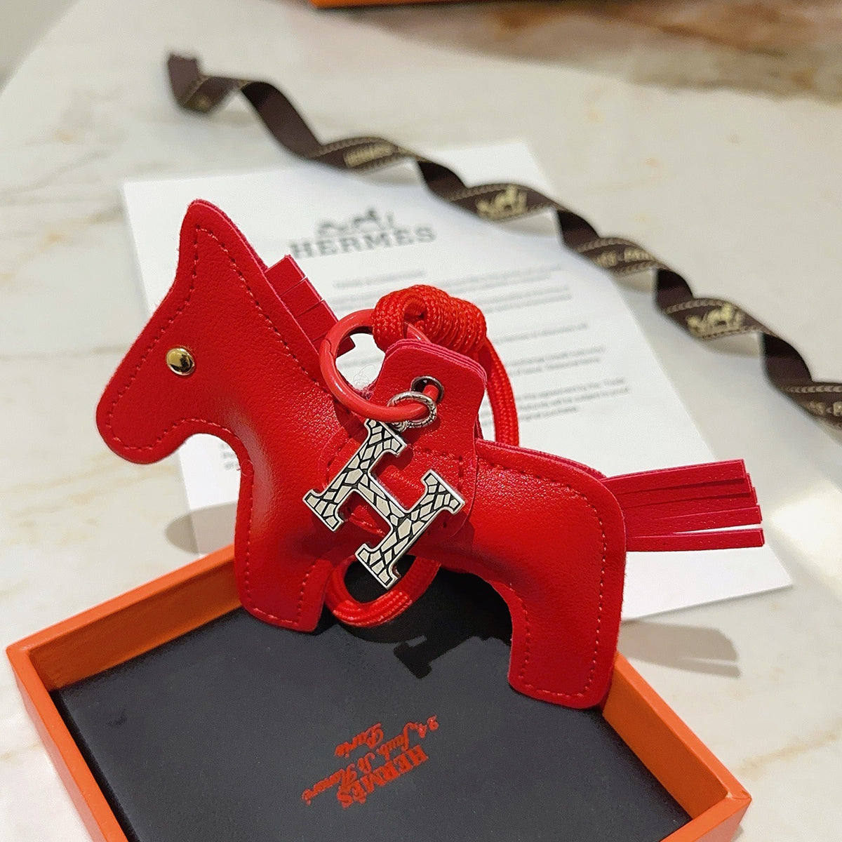 Horse Keychain in Silver-Tone – Design 049 side detail