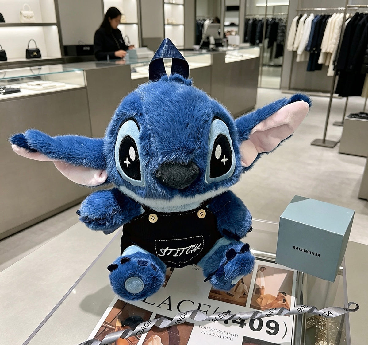 Geometric Emblem Jewelry Accessory in Polished Metal-Tone – Design 002 main product view