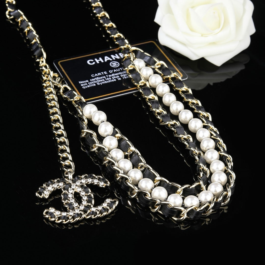 Signature Emblem Jewelry Accessory in Gold-Tone – Design 017 side detail