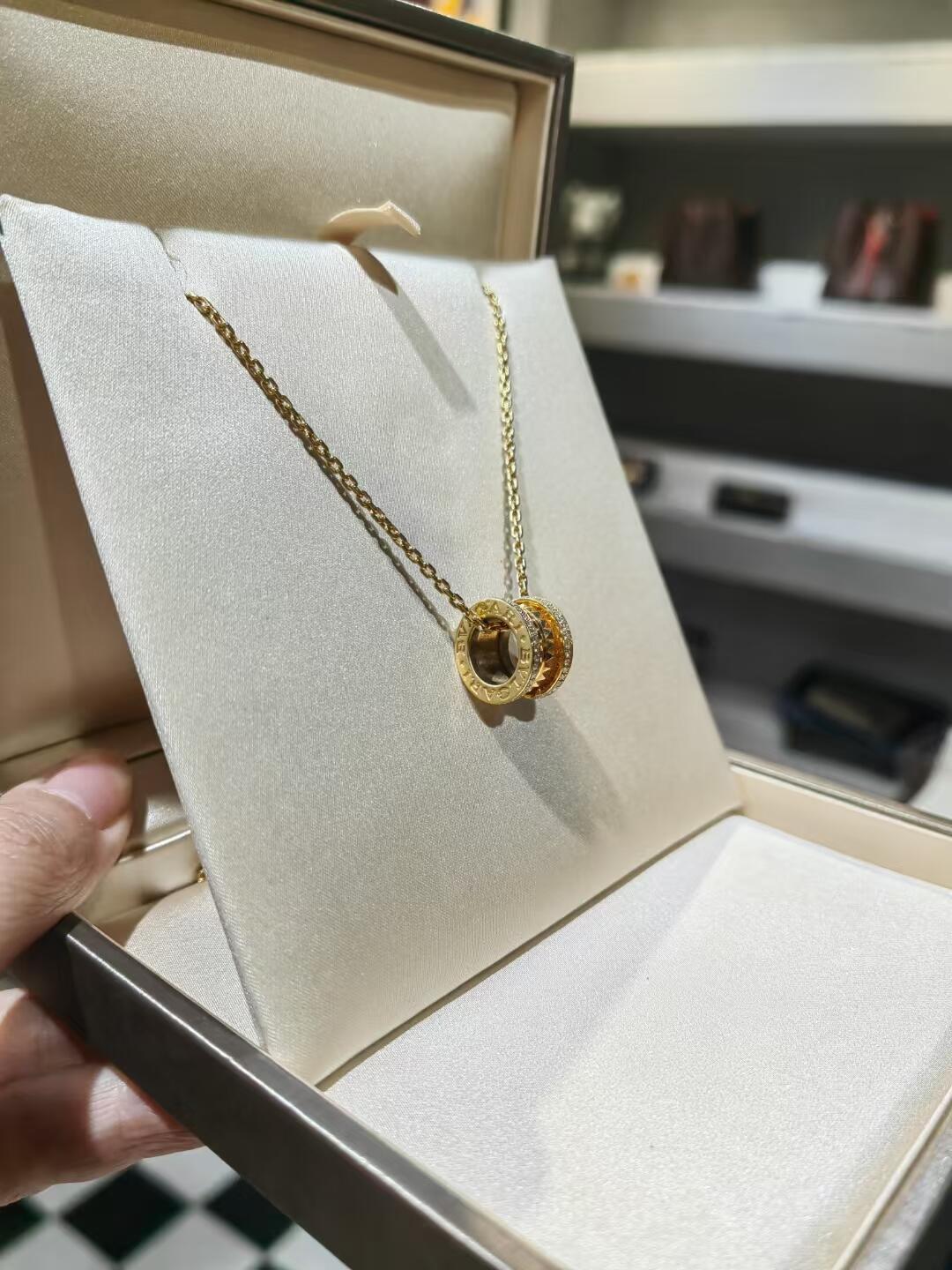 Geometric Emblem Pendant Necklace in Rose-Gold-Tone – Rose Gold Detail – Design 008 front product view