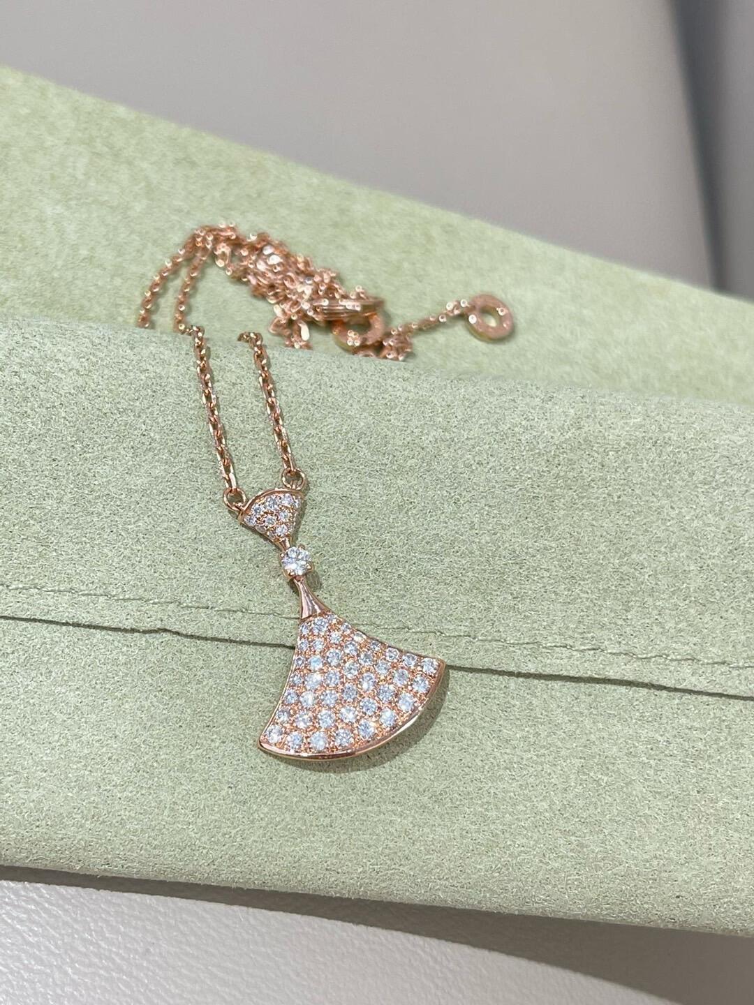 Geometric Emblem Pendant Necklace in Polished Metal-Tone – Design 006 detail view