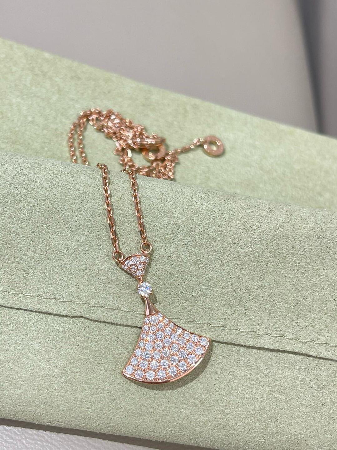 Geometric Emblem Pendant Necklace in Polished Metal-Tone – Design 006 side detail