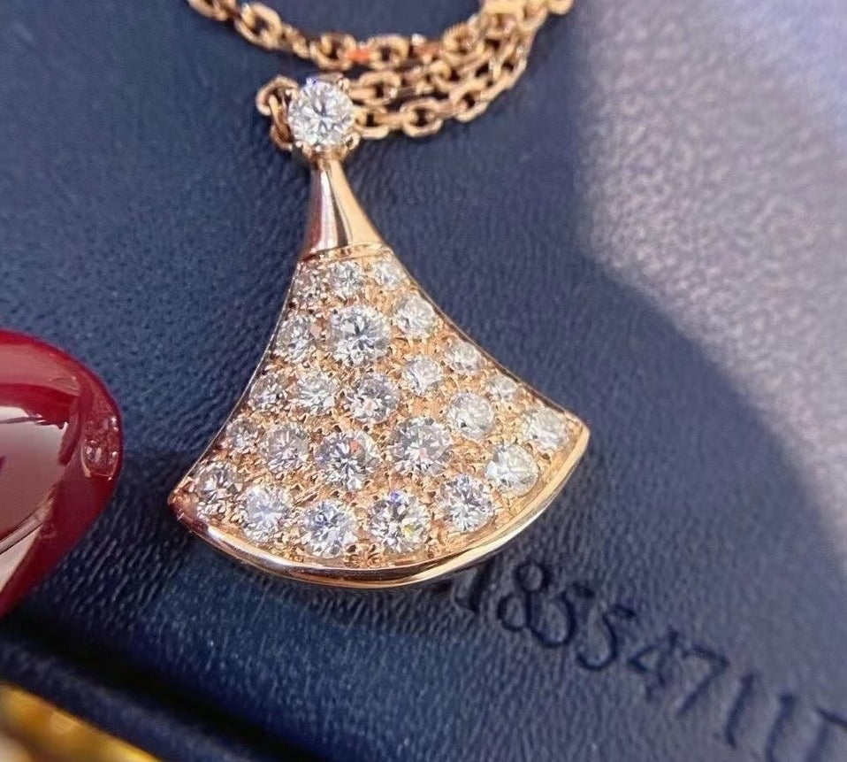 Geometric Emblem Pendant Necklace in Rose-Gold-Tone – Rose Gold Detail – Design 007 side detail