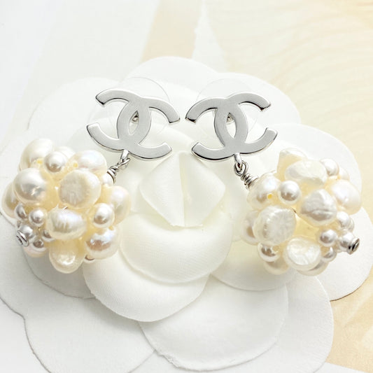 Pearl Pearl-Detail Stud Earrings – Pearl Detail – Design 011 main product view