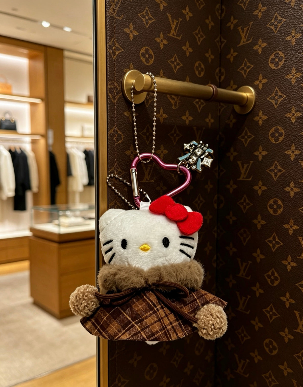 Bag Motif Keychain – Bag Detail – Design 068 styled product view